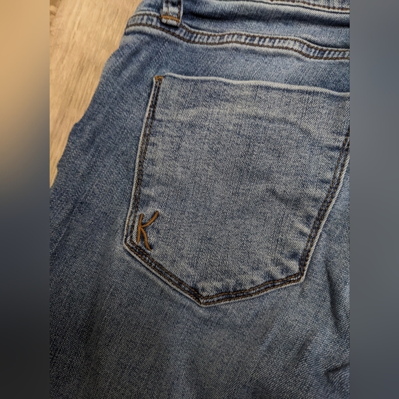 Kut from the Kloth Abigail Crop Straight Leg Jeans - Picture 6 of 10